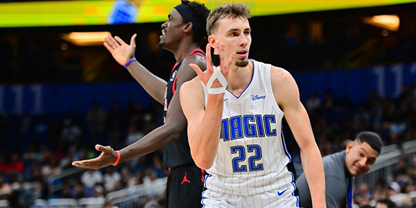 轻前锋乔纳 轻前锋乔纳